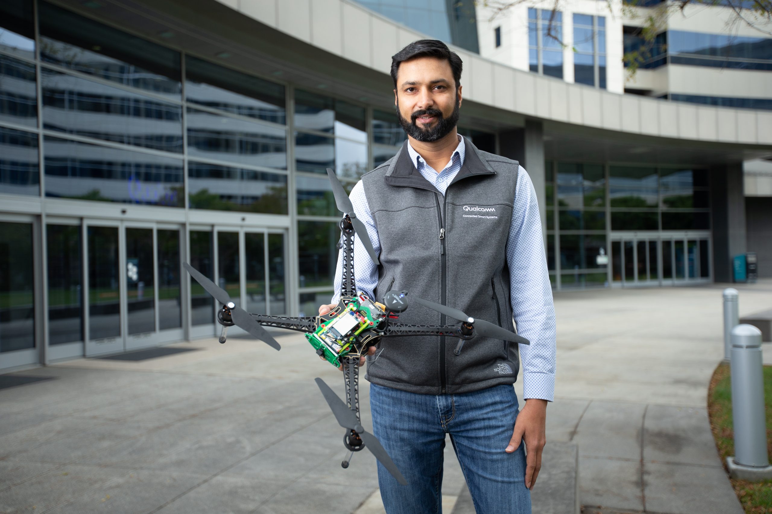 Qualcomm ilk 5G özellikli referans drone'unu tanıttı | Engadget